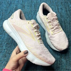 Brooks Glycerin 20 Running Shoes in Light Pink Yellow White